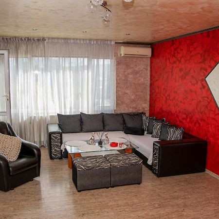 Vilhelmov'S Apartament Lukovit Exterior photo